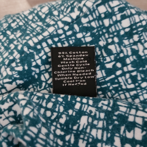 Ann Taylor teal green digital print blouse top Womens Medium - Picture 6 of 6